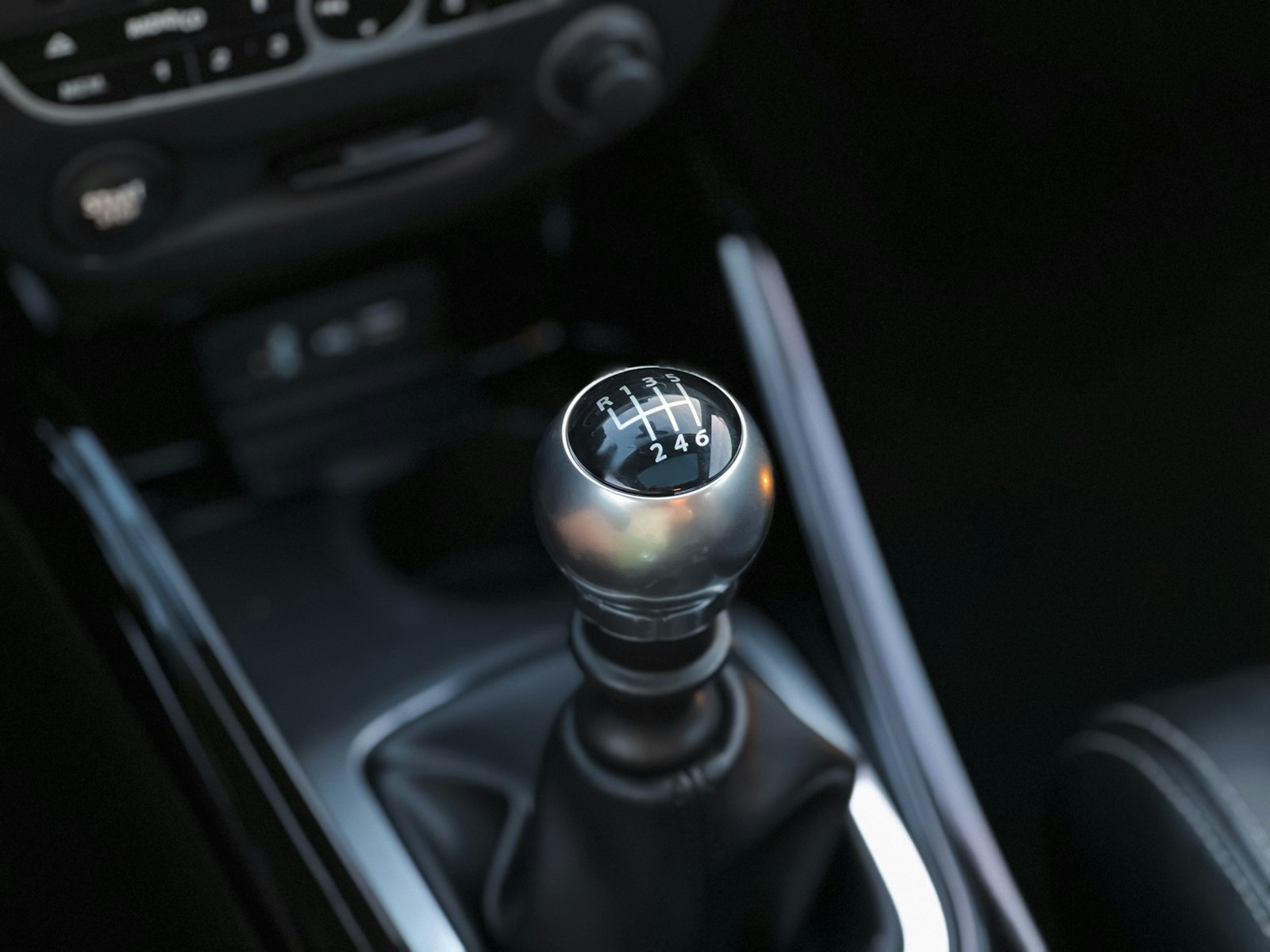 Schaltknauf Schaltgetriebe – Automatik vs. Schaltgetriebe B197